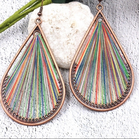 Earrings boho Multi-colored threaded teardrop NEW - Picture 2 of 4